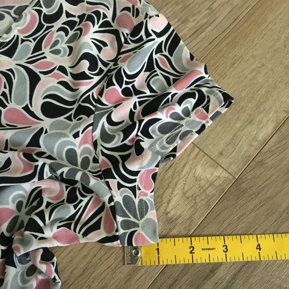 Retro Organic Print Stretchy Ruched Top - Picture 15 of 15